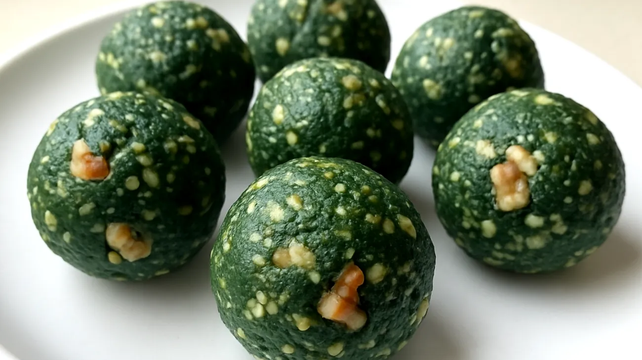 Hanfsamen-Energy-Balls mit Spirulina und Walnüssen"